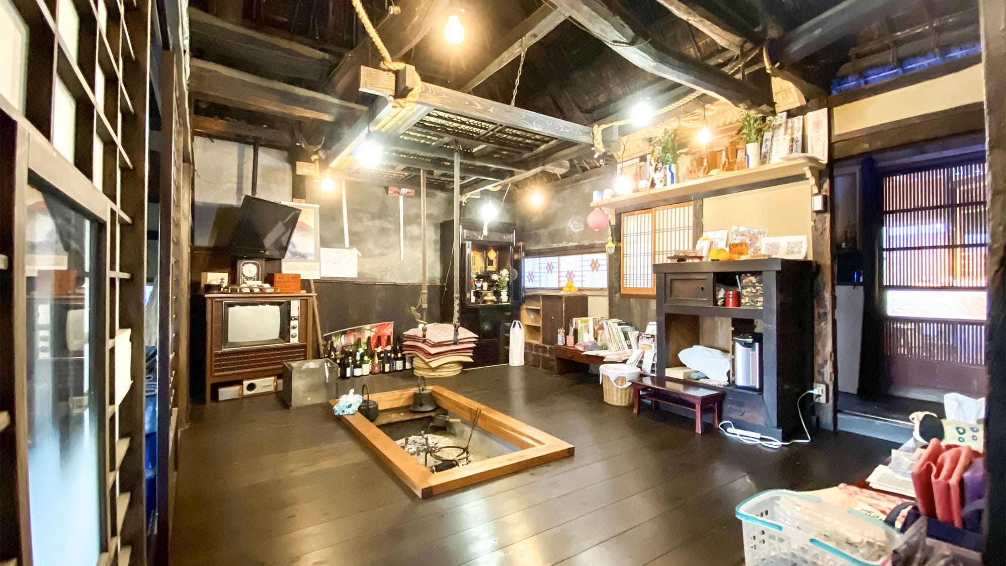 囲炉裏のある部屋